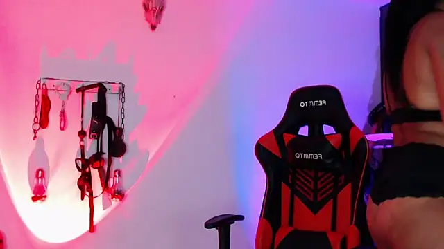 Snapshot of LilithSharon chatting on September 19, 2025, 6:19 pm LilithSharon online show from September 19, 2025, 6:19 pm