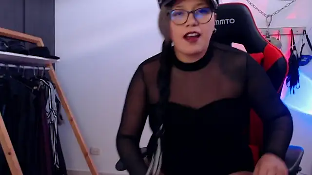 Snapshot of LilithSharon chatting on October 4, 2025, 4:49 pm LilithSharon online show from October 4, 2025, 4:49 pm