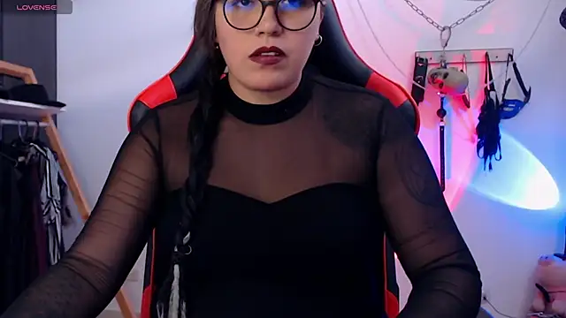 Snapshot of LilithSharon chatting on December 2, 2025, 3:51 pm LilithSharon online show from December 2, 2025, 3:51 pm