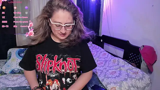 Snapshot of AnnieBigBoobs chatting on March 13, 2025, 9:05 pm AnnieBigBoobs online show from March 13, 2025, 9:05 pm