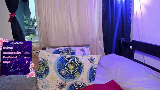 Snapshot of AnnieBigBoobs chatting on October 15, 2025, 10:10 pm AnnieBigBoobs online show from October 15, 2025, 10:10 pm