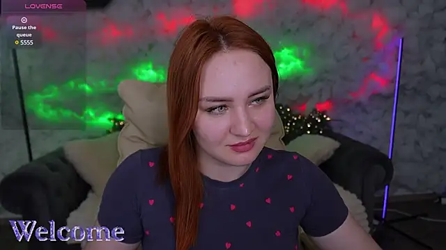 LovelyBell online show from February 4, 2025, 12:55 pm