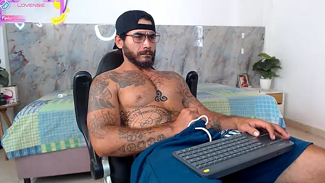 Snapshot of hanz_col chatting on May 19, 2026, 4:35 pm hanz col online show from May 19, 2026, 4:35 pm