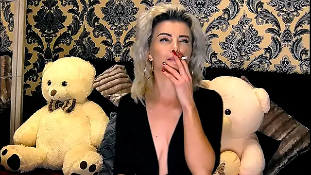 Snapshot of Aly_girl1 chatting on December 11, 2024, 1:17 pm Aly girl1 online show from December 11, 2024, 1:17 pm