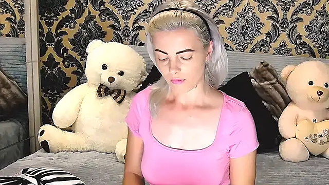 Snapshot of Aly_girl1 chatting on March 15, 2025, 10:46 am Aly girl1 online show from March 15, 2025, 10:46 am