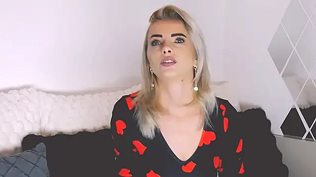 Snapshot of Aly_girl1 chatting on November 2, 2025, 11:23 am Aly girl1 online show from November 2, 2025, 11:23 am