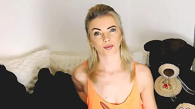 Snapshot of Aly_girl1 chatting on January 6, 2026, 11:03 am Aly girl1 online show from January 6, 2026, 11:03 am