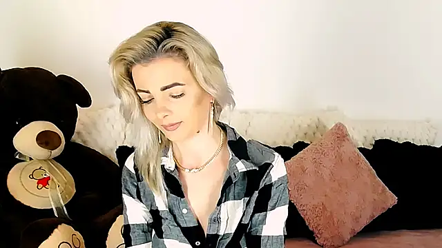 Snapshot of Aly_girl1 chatting on January 18, 2026, 1:37 pm Aly girl1 online show from January 18, 2026, 1:37 pm