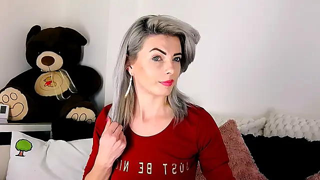 Snapshot of Aly_girl1 chatting on April 1, 2026, 11:00 am Aly girl1 online show from April 1, 2026, 11:00 am