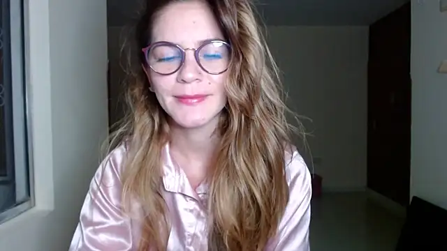 Snapshot of Hanny_24 chatting on December 15, 2024, 8:52 am Hanny 24 online show from December 15, 2024, 8:52 am