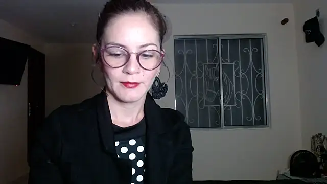 Snapshot of Hanny_24 chatting on December 18, 2024, 9:14 am Hanny 24 online show from December 18, 2024, 9:14 am