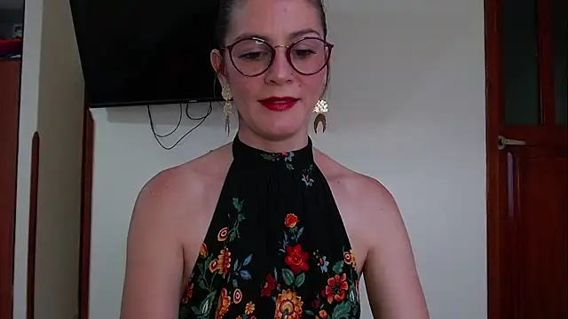 Snapshot of Hanny_24 chatting on December 19, 2024, 8:55 pm Hanny 24 online show from December 19, 2024, 8:55 pm