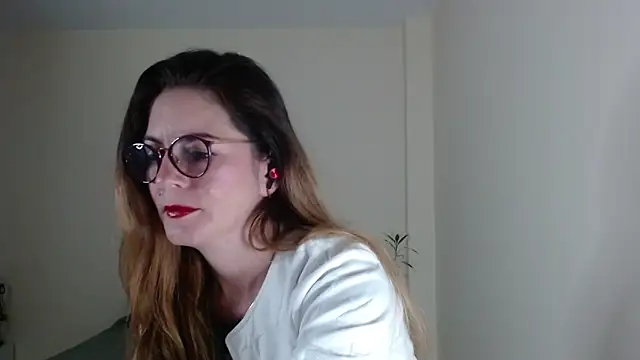 Snapshot of Hanny_24 chatting on January 6, 2025, 8:46 am Hanny 24 online show from January 6, 2025, 8:46 am