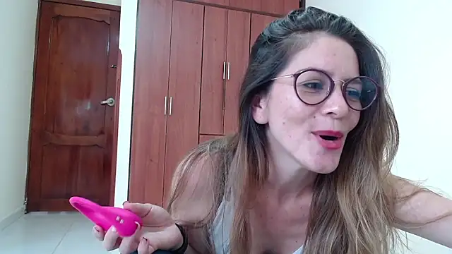 Snapshot of Hanny_24 chatting on January 14, 2025, 9:24 am Hanny 24 online show from January 14, 2025, 9:24 am