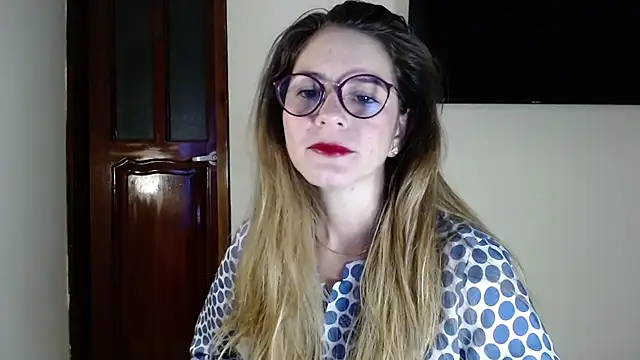 Snapshot of Hanny_24 chatting on January 19, 2025, 11:12 am Hanny 24 online show from January 19, 2025, 11:12 am