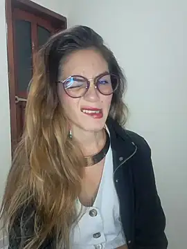 Snapshot of Hanny_24 chatting on January 29, 2025, 8:18 am Hanny 24 online show from January 29, 2025, 8:18 am