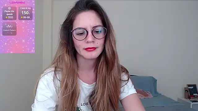 Snapshot of Hanny_24 chatting on February 12, 2025, 6:30 pm Hanny 24 online show from February 12, 2025, 6:30 pm