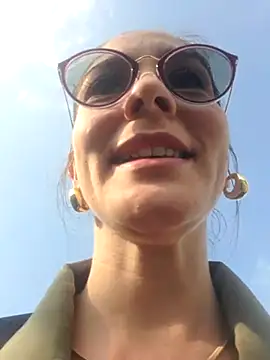 Snapshot of Hanny_24 chatting on February 16, 2025, 1:49 pm Hanny 24 online show from February 16, 2025, 1:49 pm