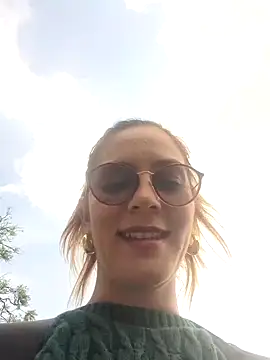 Snapshot of Hanny_24 chatting on February 18, 2025, 2:06 pm Hanny 24 online show from February 18, 2025, 2:06 pm