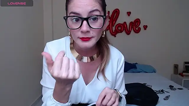 Snapshot of Hanny_24 chatting on February 20, 2025, 7:30 pm Hanny 24 online show from February 20, 2025, 7:30 pm