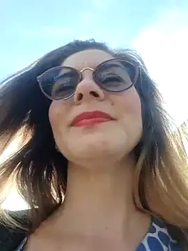 Snapshot of Hanny_24 chatting on March 3, 2025, 1:42 pm Hanny 24 online show from March 3, 2025, 1:42 pm