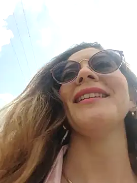 Snapshot of Hanny_24 chatting on March 6, 2025, 2:18 pm Hanny 24 online show from March 6, 2025, 2:18 pm