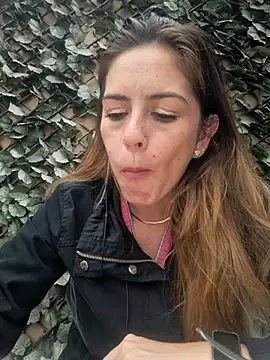 Snapshot of Hanny_24 chatting on March 15, 2025, 4:43 pm Hanny 24 online show from March 15, 2025, 4:43 pm