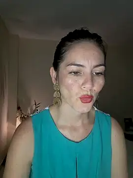 Snapshot of Hanny_24 chatting on March 17, 2025, 6:40 am Hanny 24 online show from March 17, 2025, 6:40 am