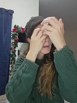 Snapshot of Hanny_24 chatting on December 2, 2025, 11:15 am Hanny 24 online show from December 2, 2025, 11:15 am