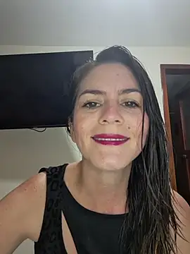 Snapshot of Hanny_24 chatting on February 11, 2026, 9:20 pm Hanny 24 online show from February 11, 2026, 9:20 pm