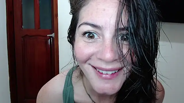 Snapshot of Hanny_24 chatting on July 6, 2026, 9:28 am Hanny 24 online show from July 6, 2026, 9:28 am