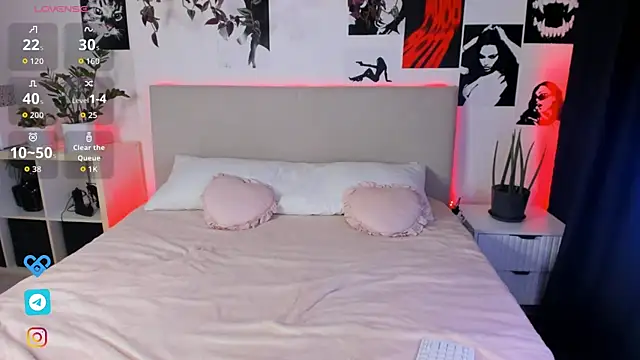 Snapshot of Lisa_Moones chatting on October 9, 2025, 3:21 pm Lisa Moones online show from October 9, 2025, 3:21 pm