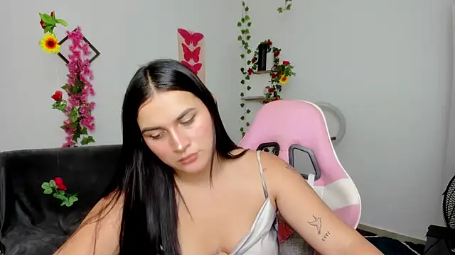 Emic  online show from February 10, 2025, 8:21 pm