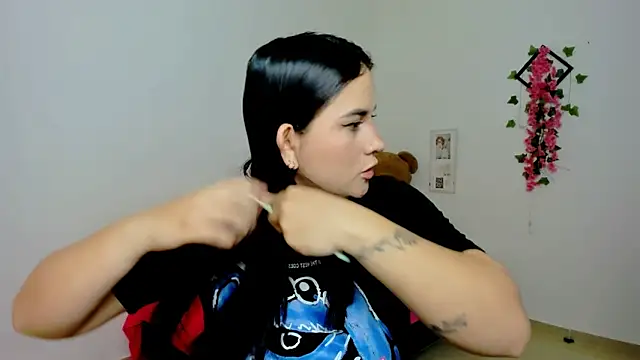 Emic  online show from March 11, 2025, 4:18 pm