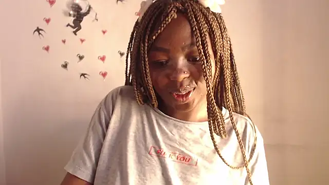 Snapshot of _Zooee chatting on July 18, 2026, 4:11 pm Zooee online show from July 18, 2026, 4:11 pm