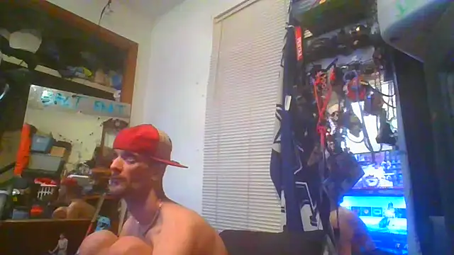 Snapshot of slinginbigD chatting on February 16, 2025, 12:54 pm slinginbigD online show from February 16, 2025, 12:54 pm