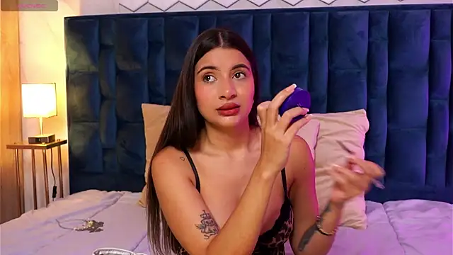 AnitaKariri online show from October 20, 2025, 8:04 am