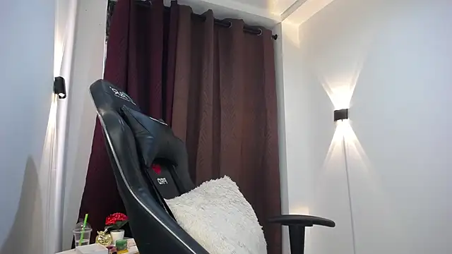 Snapshot of janna_isa chatting on January 21, 2025, 2:37 pm janna isa online show from January 21, 2025, 2:37 pm