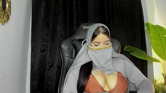 Snapshot of janna_isa chatting on June 10, 2026, 11:13 pm janna isa online show from June 10, 2026, 11:13 pm