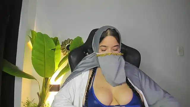 Snapshot of janna_isa chatting on June 12, 2026, 8:52 pm janna isa online show from June 12, 2026, 8:52 pm