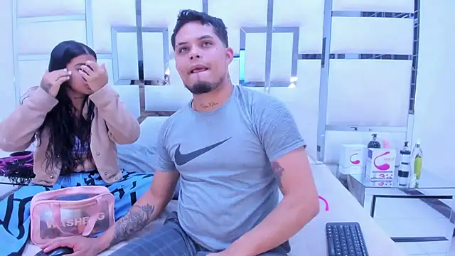 MelissaAndZeuss online show from January 28, 2025, 5:00 am