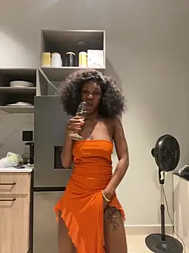 Snapshot of mmbaliii chatting on March 22, 2025, 3:53 pm mmbaliii online show from March 22, 2025, 3:53 pm