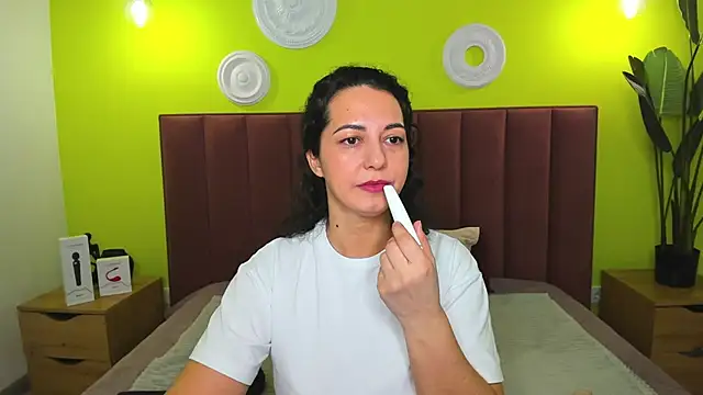 Linda Insatiable online show from March 15, 2026, 1:33 am