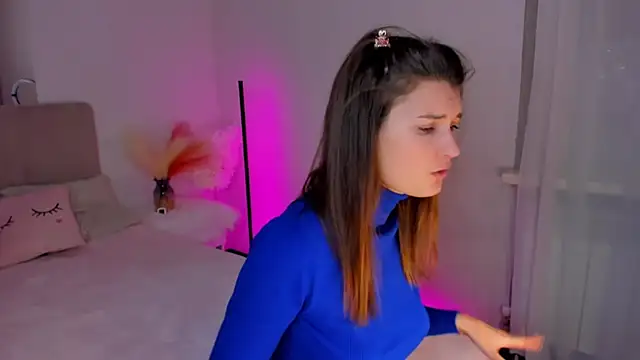 Laura Leee online show from February 13, 2025, 9:20 am