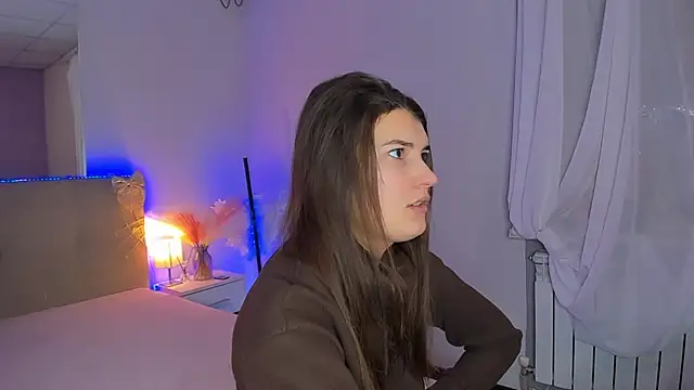 Laura Leee online show from February 6, 2026, 6:18 am