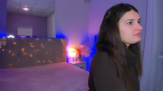 Laura Leee online show from February 26, 2026, 6:34 am