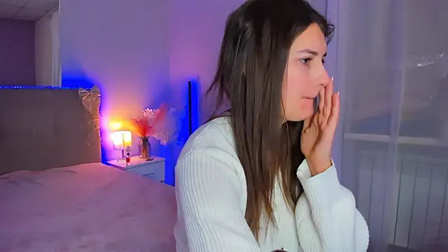 Laura Leee online show from February 28, 2026, 6:03 am