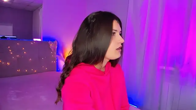 Laura Leee online show from April 25, 2026, 5:10 am
