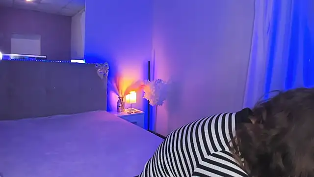 Snapshot of Laura_Leee chatting on May 7, 2026, 5:02 am Laura Leee online show from May 7, 2026, 5:02 am