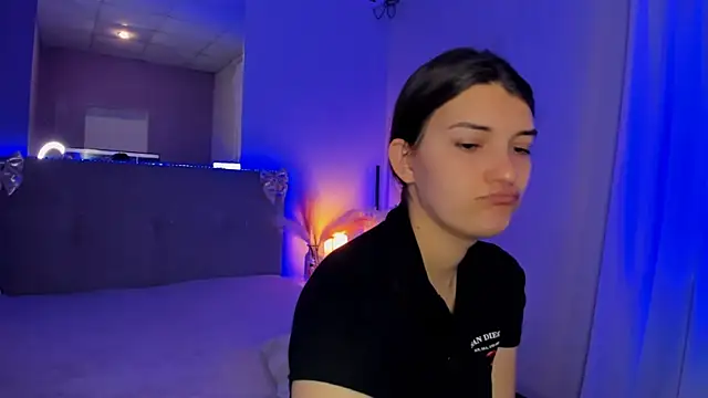 Snapshot of Laura_Leee chatting on May 10, 2026, 5:34 am Laura Leee online show from May 10, 2026, 5:34 am